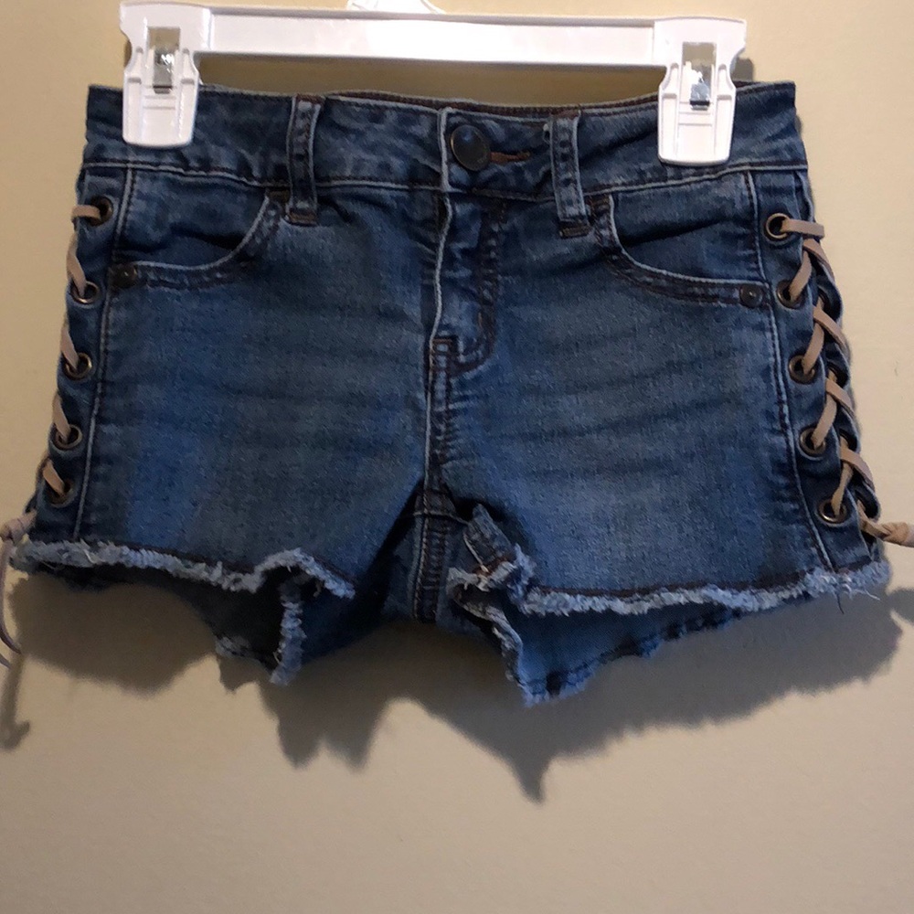 Size 8 Girls side lace up shorts